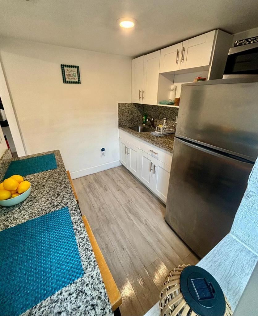 Nice Queen Bedroom - Best Location In Miami - Luggage Storage Service, Parking And Laundry 외부 사진