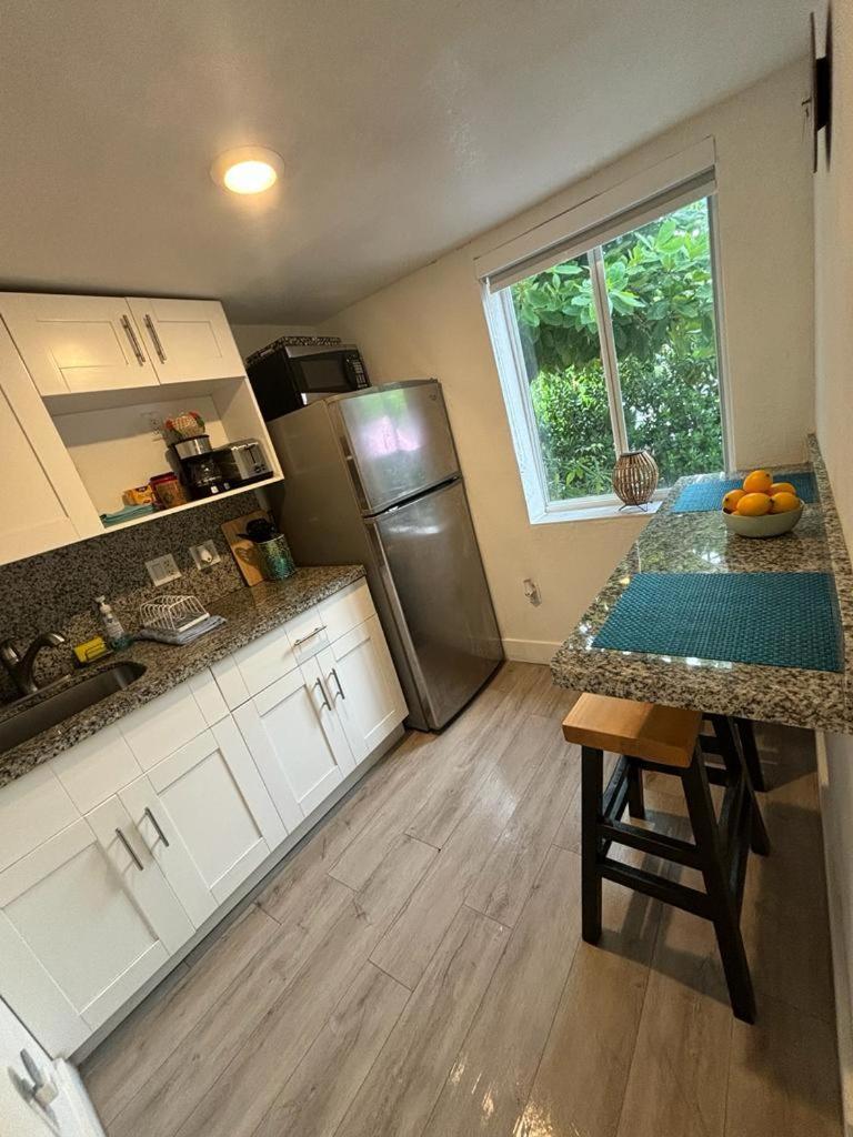 Nice Queen Bedroom - Best Location In Miami - Luggage Storage Service, Parking And Laundry 외부 사진