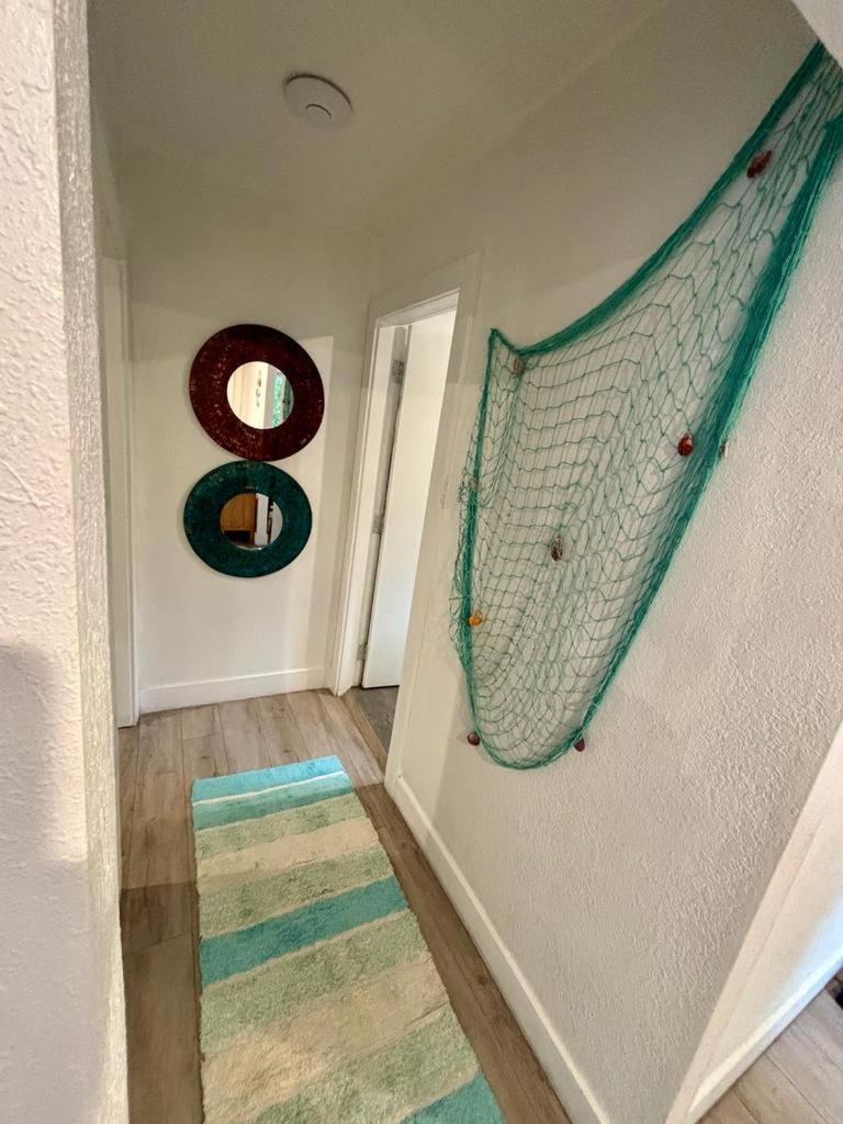 Nice Queen Bedroom - Best Location In Miami - Luggage Storage Service, Parking And Laundry 외부 사진