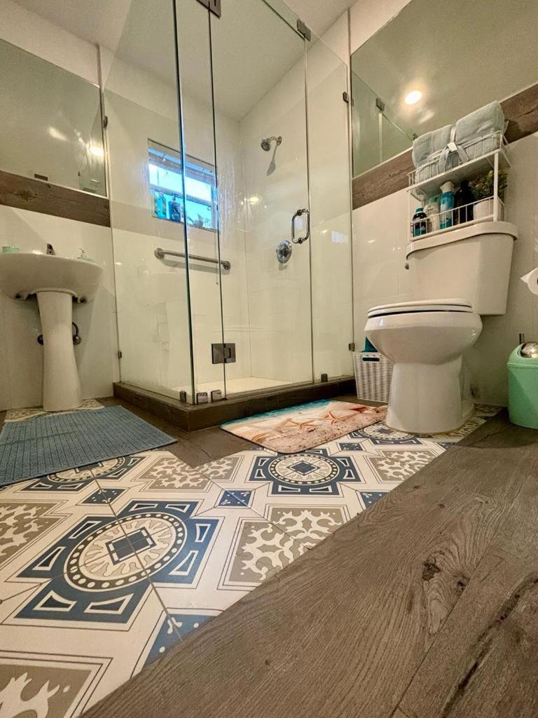 Nice Queen Bedroom - Best Location In Miami - Luggage Storage Service, Parking And Laundry 외부 사진